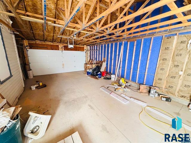 305 N Main St Street, Lennox, SD 57039