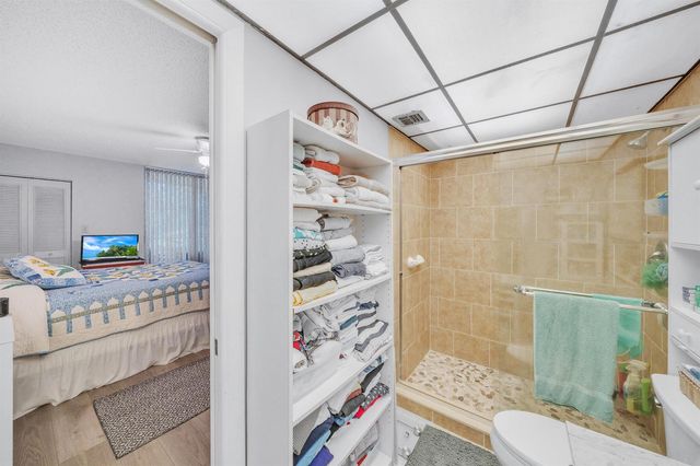 3361 NW 47th Terrace 231, Lauderdale Lakes, FL 33319
