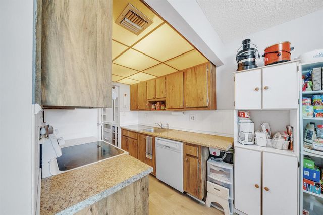 3361 NW 47th Terrace 231, Lauderdale Lakes, FL 33319