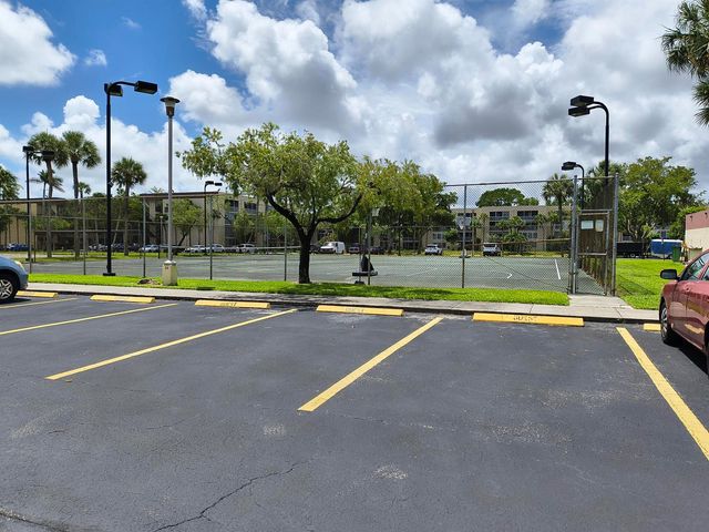 3361 NW 47th Terrace 231, Lauderdale Lakes, FL 33319
