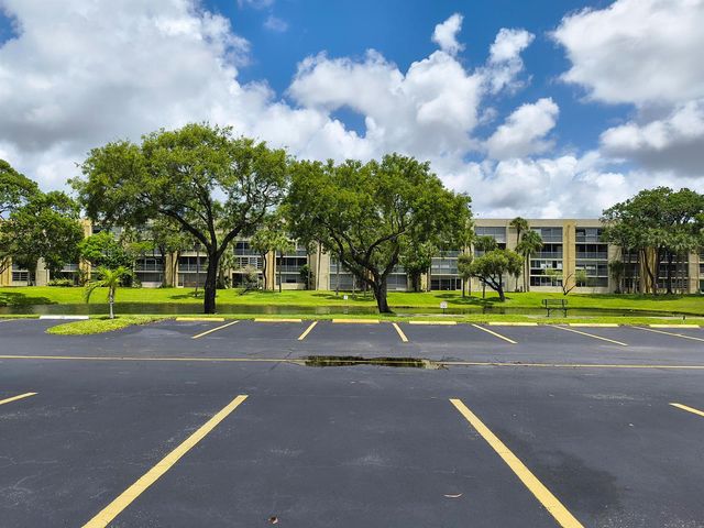 3361 NW 47th Terrace 231, Lauderdale Lakes, FL 33319
