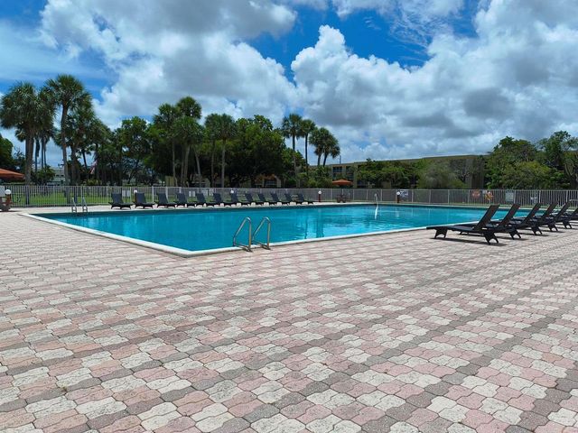 3361 NW 47th Terrace 231, Lauderdale Lakes, FL 33319