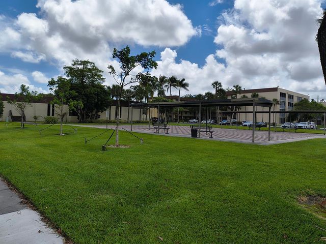 3361 NW 47th Terrace 231, Lauderdale Lakes, FL 33319