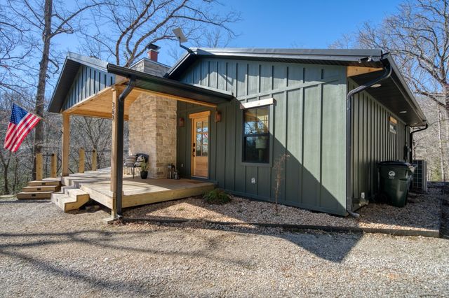 369 Lakeshore Road, Eureka Springs, AR 72631