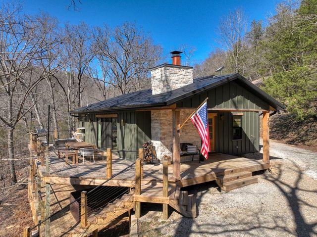 369 Lakeshore Road, Eureka Springs, AR 72631