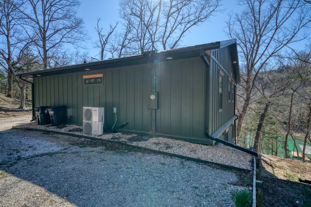 369 Lakeshore Road, Eureka Springs, AR 72631