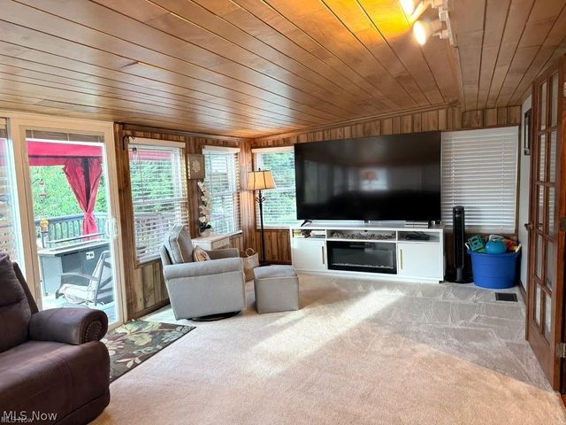 10457 Persimmon Street NW, Canal Fulton, OH 44614