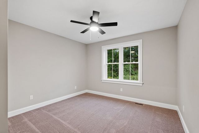 262 Glenwood Rd, Rutland, MA 01543