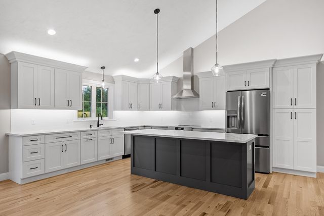 262 Glenwood Rd, Rutland, MA 01543