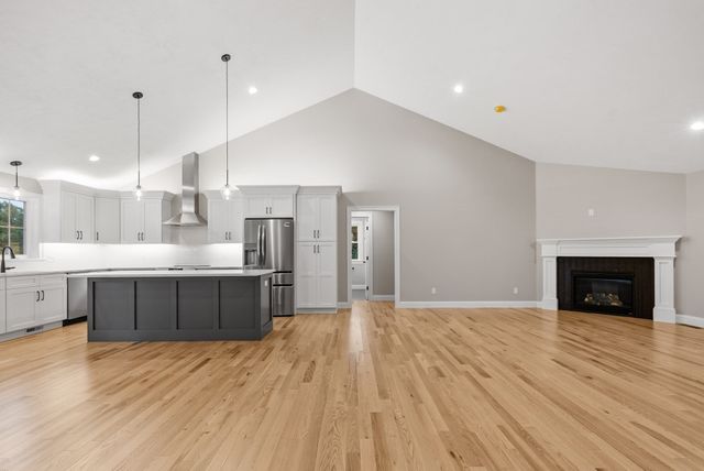 262 Glenwood Rd, Rutland, MA 01543