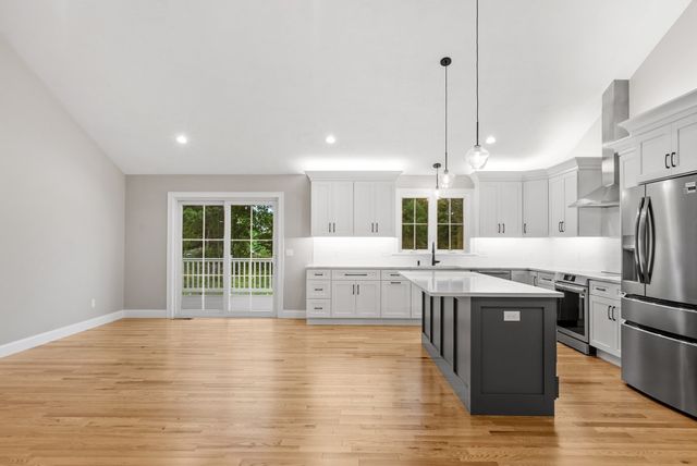 262 Glenwood Rd, Rutland, MA 01543