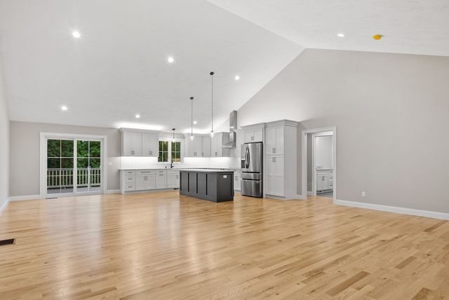 262 Glenwood Rd, Rutland, MA 01543