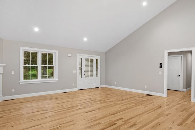 262 Glenwood Rd, Rutland, MA 01543