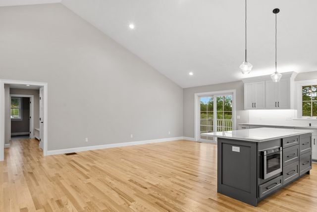 262 Glenwood Rd, Rutland, MA 01543