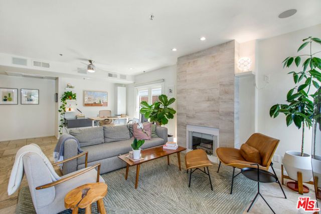11838 Kiowa Avenue 101, Los Angeles, CA 90049