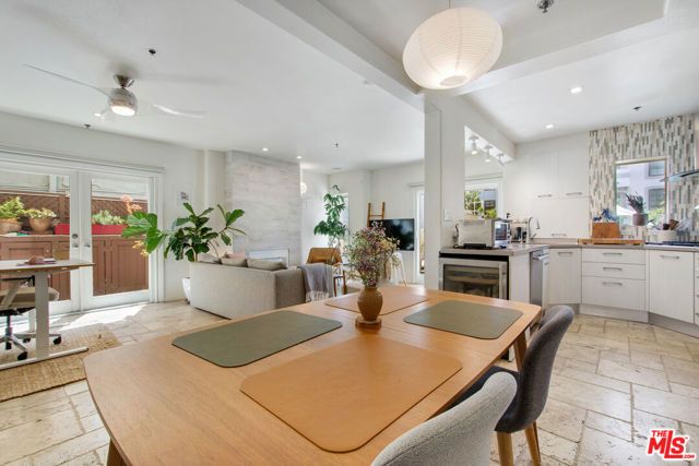 11838 Kiowa Avenue 101, Los Angeles, CA 90049