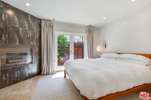 11838 Kiowa Avenue 101, Los Angeles, CA 90049