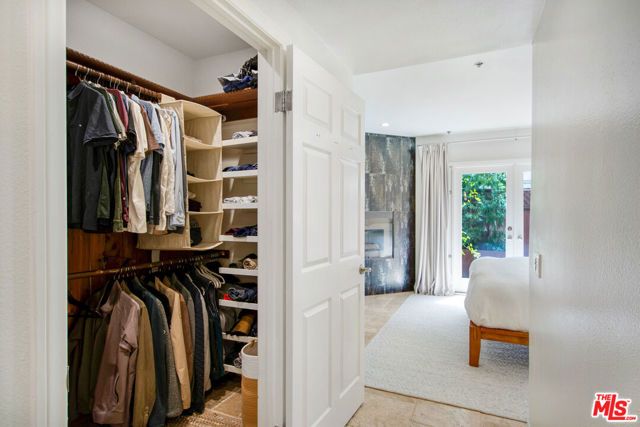 11838 Kiowa Avenue 101, Los Angeles, CA 90049