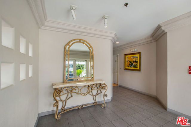 11838 Kiowa Avenue 101, Los Angeles, CA 90049