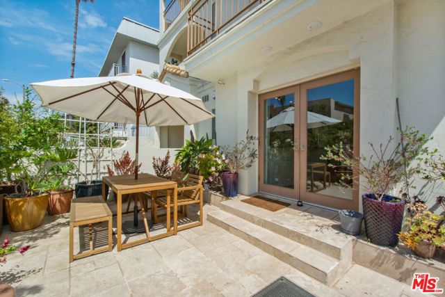 11838 Kiowa Avenue 101, Los Angeles, CA 90049
