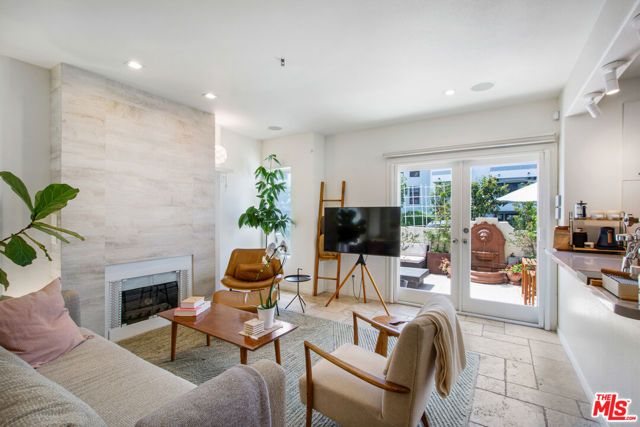11838 Kiowa Avenue 101, Los Angeles, CA 90049