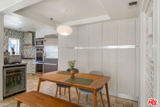 11838 Kiowa Avenue 101, Los Angeles, CA 90049