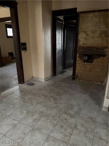 9710 Parmelee Avenue, Cleveland, OH 44108