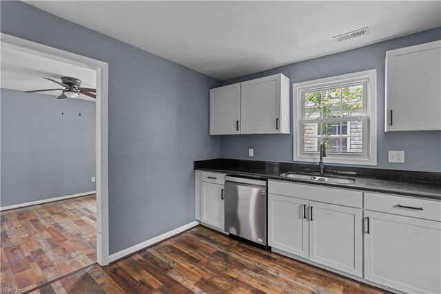 206 Oak ST, Suffolk, VA 23434