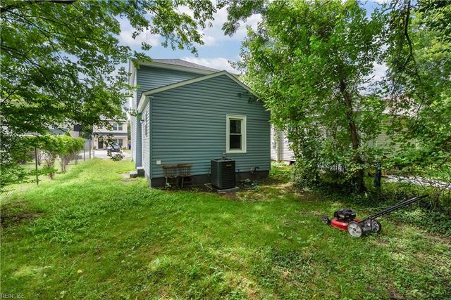 206 Oak ST, Suffolk, VA 23434