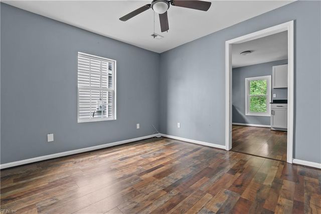 206 Oak ST, Suffolk, VA 23434
