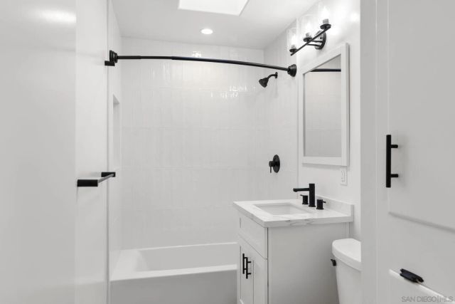 725 Coast Boulevard S, La Jolla, CA 92037