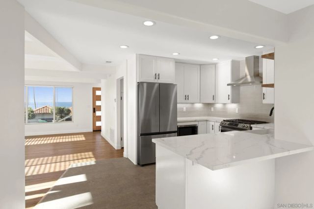 725 Coast Boulevard S, La Jolla, CA 92037