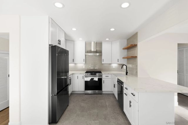 725 Coast Boulevard S, La Jolla, CA 92037