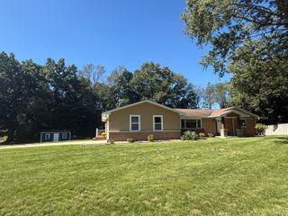 6817 Springbrook Lane, Kalamazoo, MI 49004