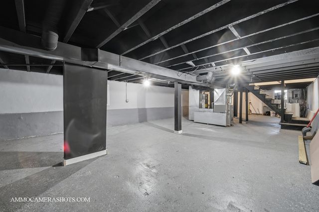 9342 S Crandon Avenue, Chicago, IL 60617