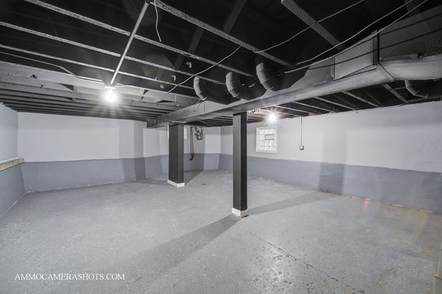 9342 S Crandon Avenue, Chicago, IL 60617