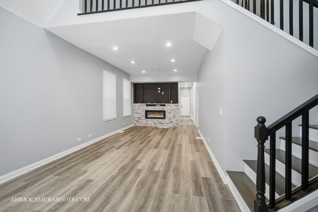 9342 S Crandon Avenue, Chicago, IL 60617