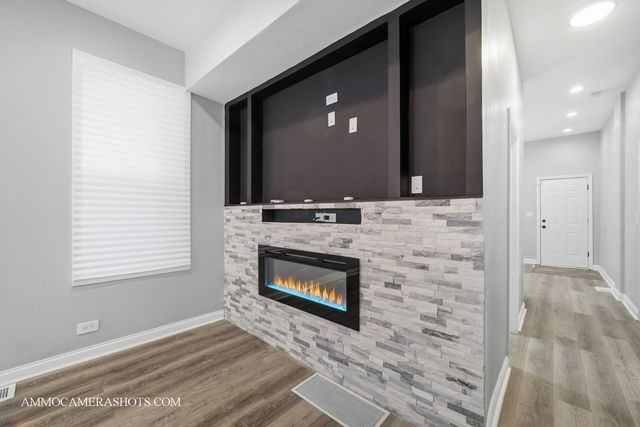 9342 S Crandon Avenue, Chicago, IL 60617