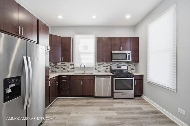 9342 S Crandon Avenue, Chicago, IL 60617