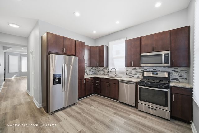 9342 S Crandon Avenue, Chicago, IL 60617