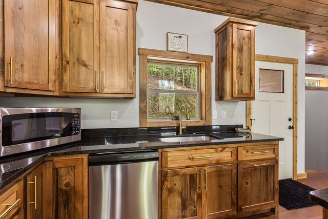 73 Oak Branch Drive, Murphy, NC 28906