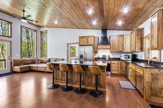 73 Oak Branch Drive, Murphy, NC 28906