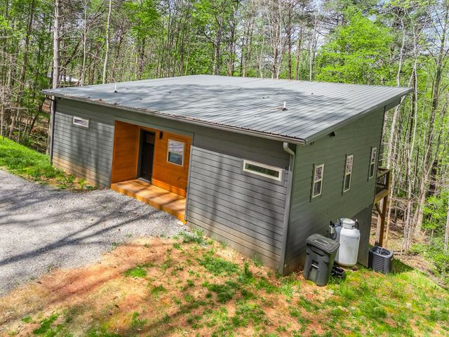 73 Oak Branch Drive, Murphy, NC 28906