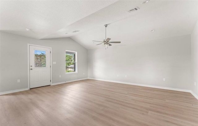 211 N Gladys St, Leesville, LA 71446