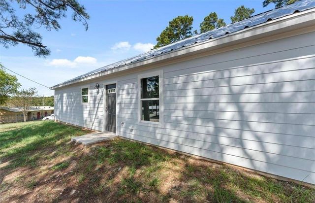 211 N Gladys St, Leesville, LA 71446