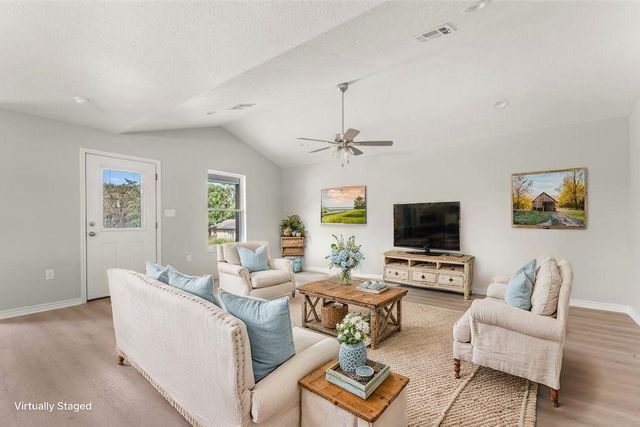 211 N Gladys St, Leesville, LA 71446