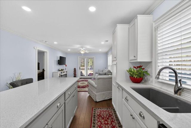 1104 Beresford, Charleston, SC 29492