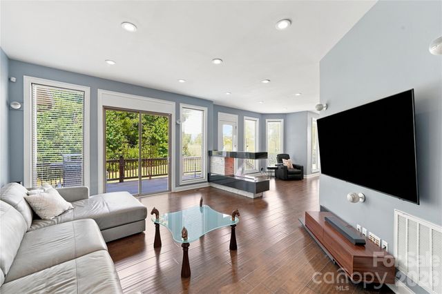8007 Glen Abbey Circle, Stanley, NC 28164