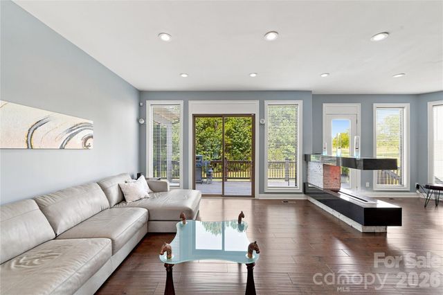 8007 Glen Abbey Circle, Stanley, NC 28164