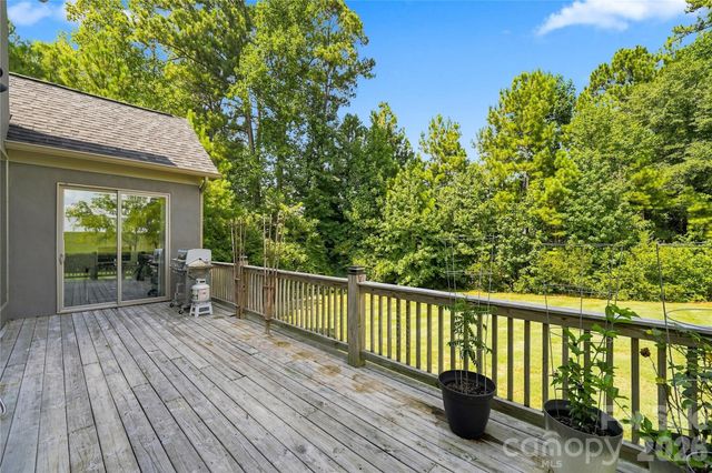 8007 Glen Abbey Circle, Stanley, NC 28164